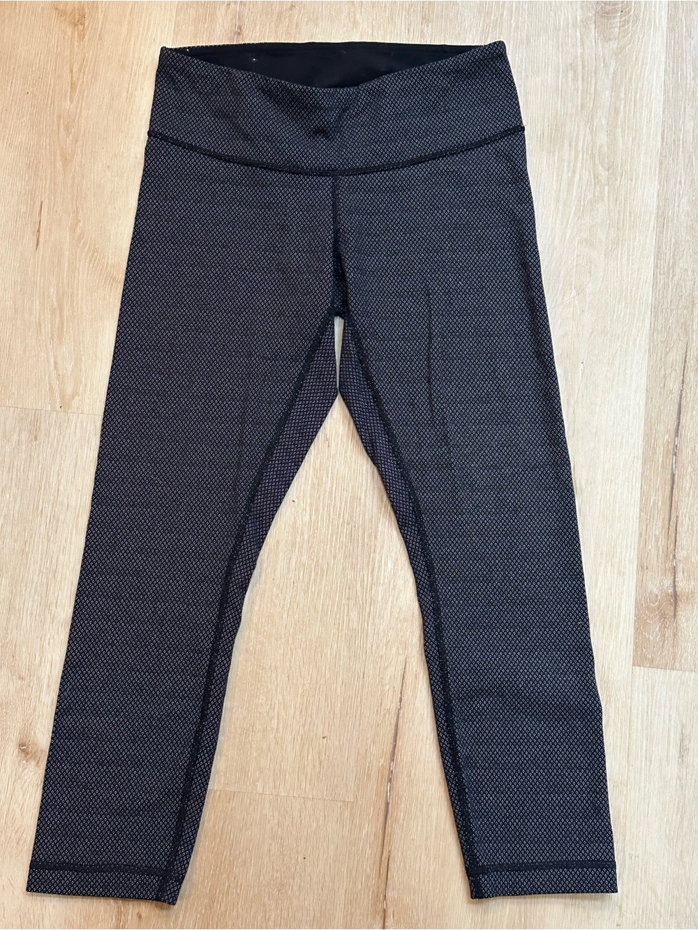 Lululemon Wunder Under Low Rise Crop Leggings Geometric Black White